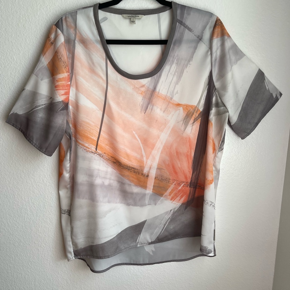 Calvin Klein Sheer Short-Sleeve Blouse in Peach and Gray Wash Size‎ L